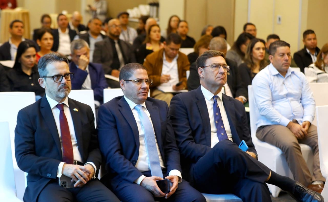 MP y AECID impulsan simposio sobre justicia intercultural y protección de pueblos indígenas

 